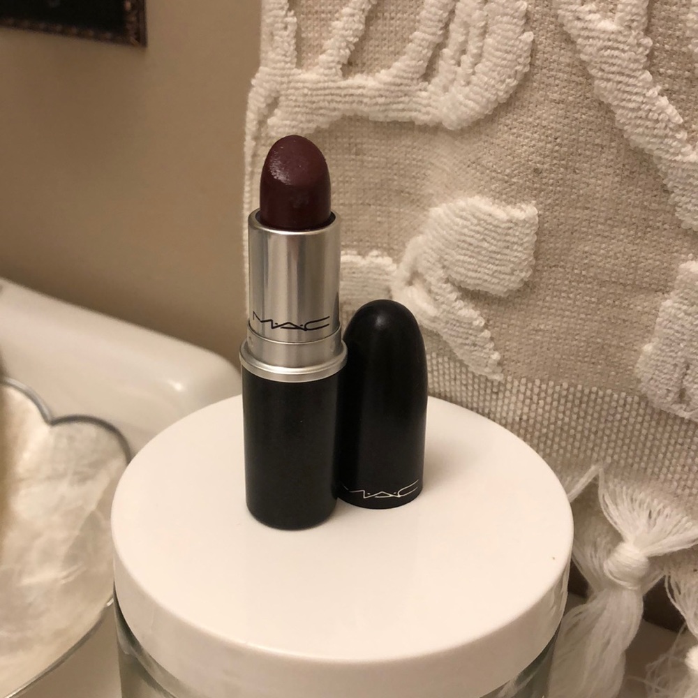 MAC Cremesheen Lipstick: Hang Up